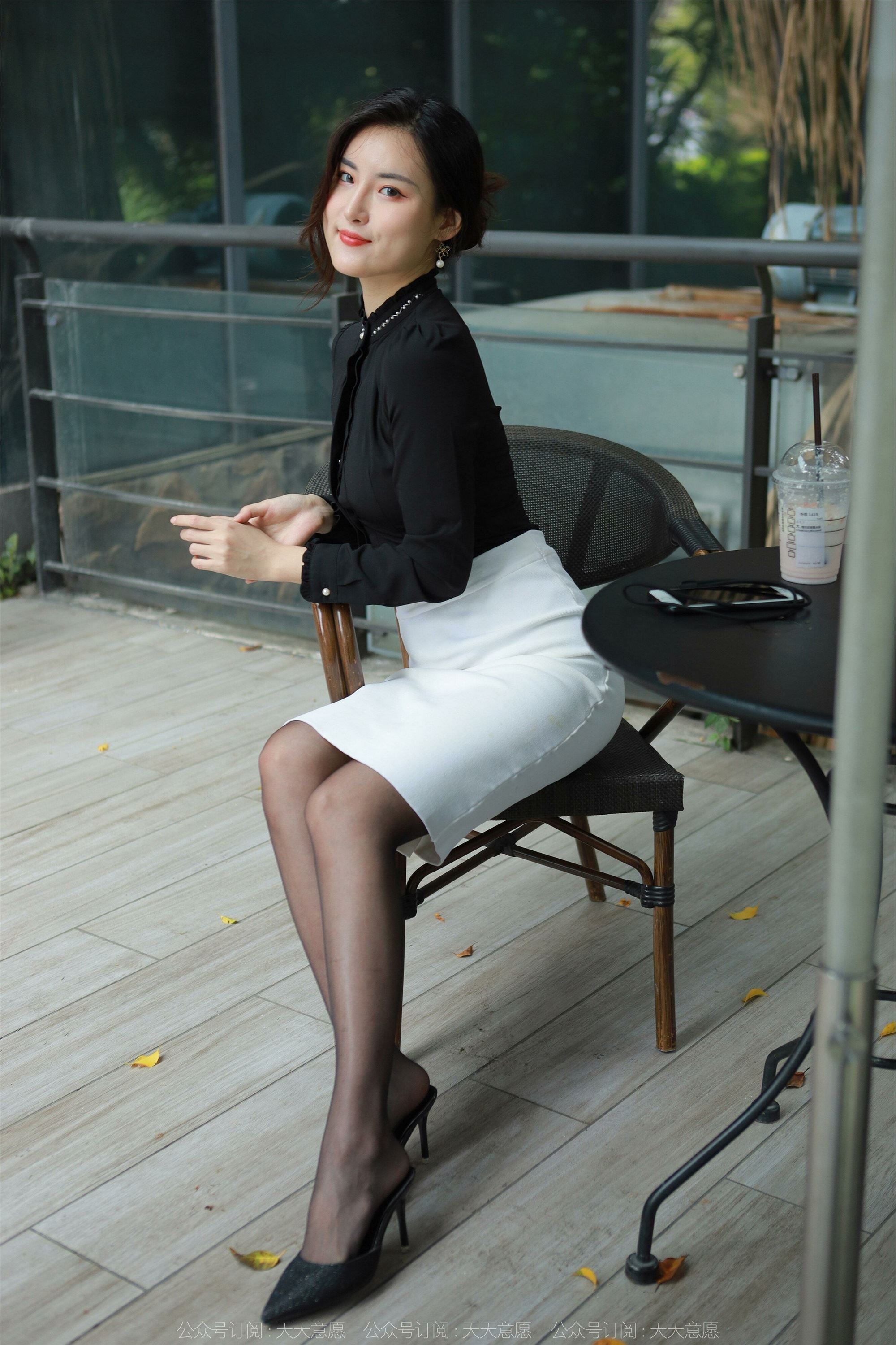 IESS异思趣向  2022.05.15 丝享家 1089：小宝《黑丝黑衬衣》